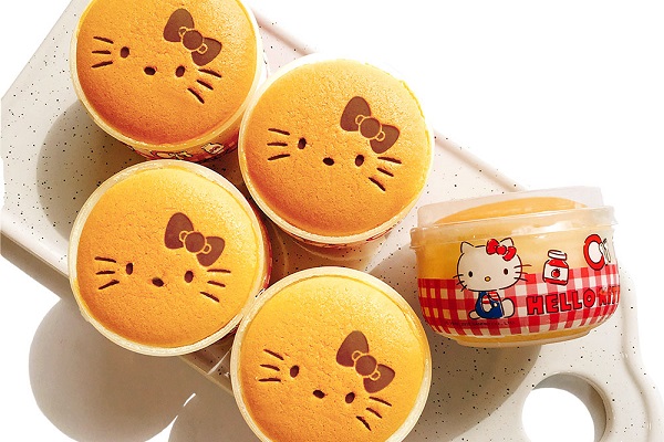 每一款甜點都有可愛的Hello Kitty身影。