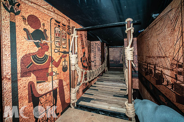 金字塔裡到處都暗藏著陷阱。