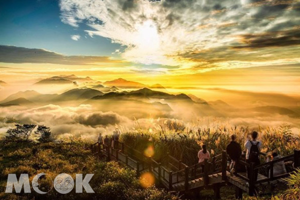 漫步雲端賞絕景！雲瀑霞光美拍聖地