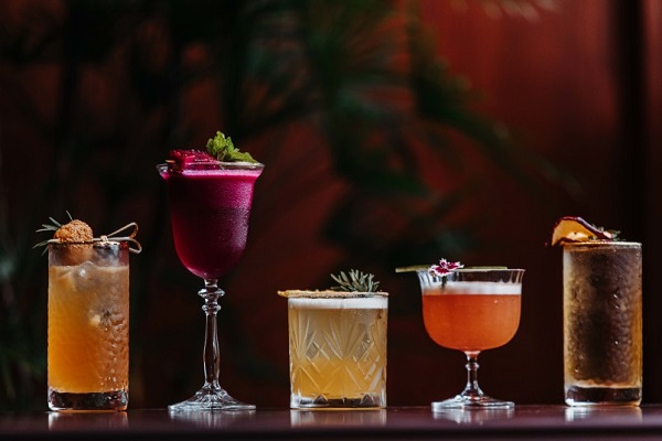 首波酒單聯名台南知名酒吧TCRC，設計獨特8款調酒。