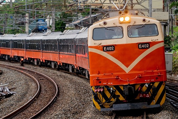 過年返鄉車票搶訂！台鐵公布訂票時程與優惠