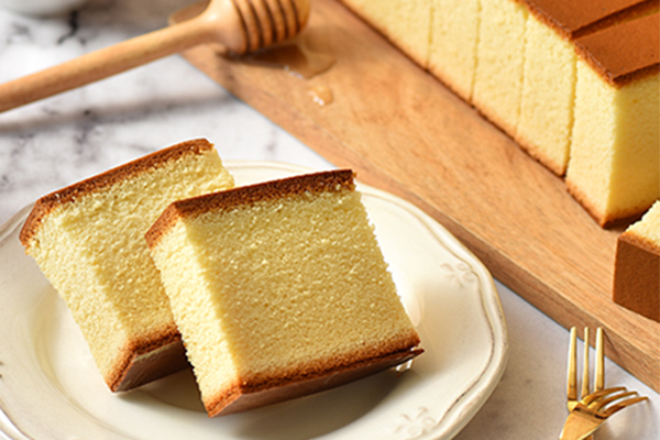 星巴克選用長崎蛋糕專用麵粉製成美味蜂蜜蛋糕。（圖/星巴克）