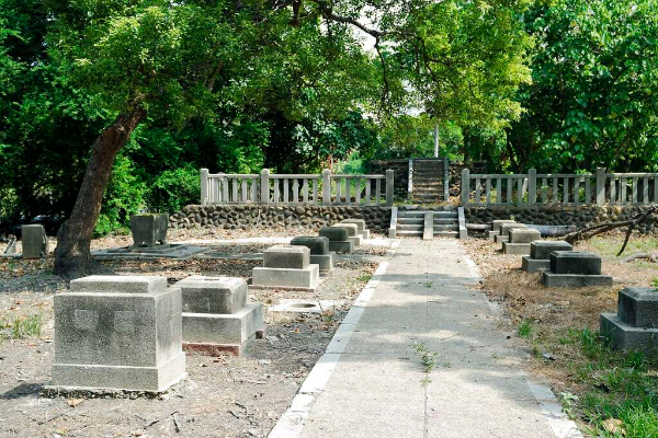 三崁店糖廠神社遺址。