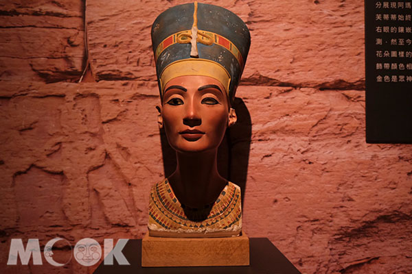 絕世美人娜芙蒂蒂皇后半身頭像。