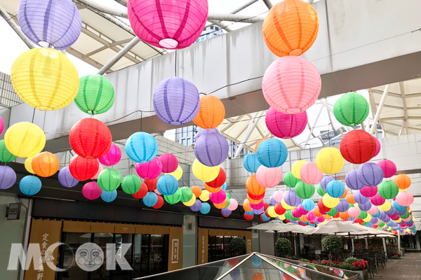 Global Mall板橋車站燈籠海，成為春節必打卡景點。(圖／環球購物中心，以下同)