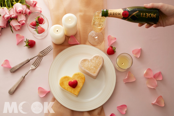 今年推出的情人節套餐加入了MOËT香檳，怡人葡萄酒香、柔順的口感以及美麗的金黃氣泡，讓佳侶為彼此美好的戀情舉杯！(圖／Lady M，以下同)