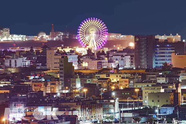 鰲峰山上的觀景平台，也是有名的賞夜景地點。(圖／bb211019)