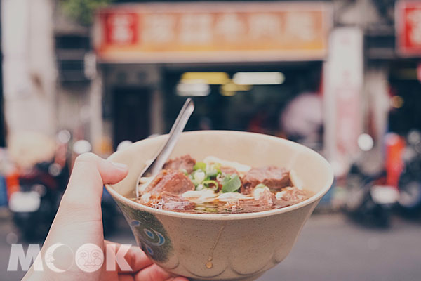 景編吃起來！西門町老司機大推CP值爆棚牛肉麵