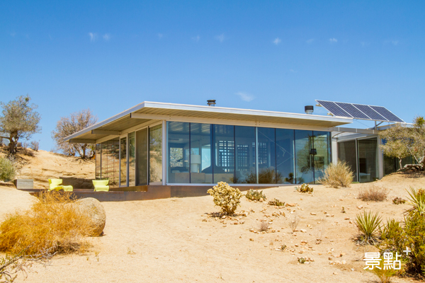 2012年: 美國加州皮昂尼爾敦 太陽能沙漠玻璃屋(Off-The-Grid House)