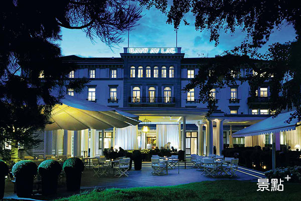 傳承百年經典文藝的飯店Baur au Lac Hotel。