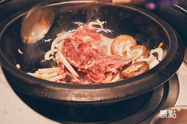 老饕必吃排隊美食！超台味自助石頭火鍋