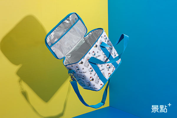 超級卡哇伊的Hello Kitty足球系列可揹式保溫餐袋，原價1380元，鑽石預購價999元。