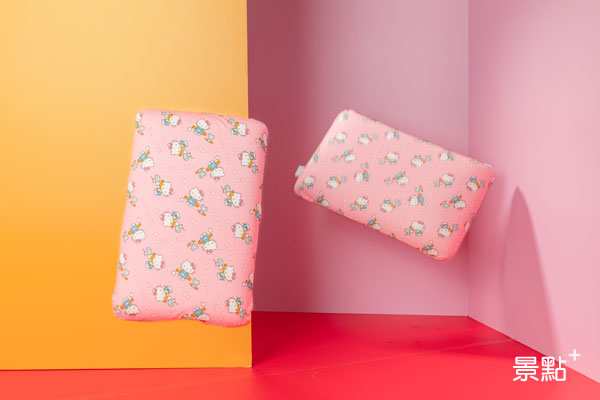 超級卡哇伊的Hello Kitty棒球系列午安記憶枕，原價1080元，鑽石價799元。