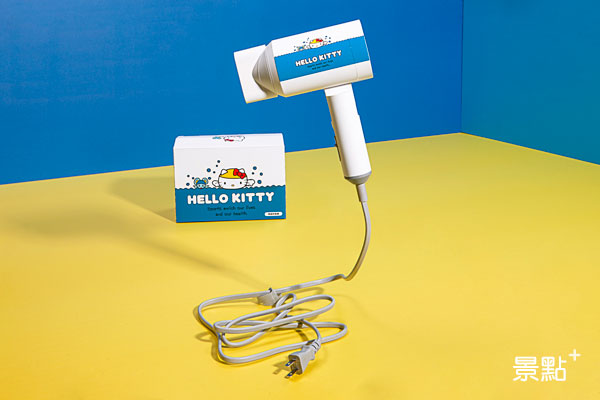 超級卡哇伊的Hello Kitty游泳系列陶瓷吹風機，原價2280元，鑽石預購價1499元。