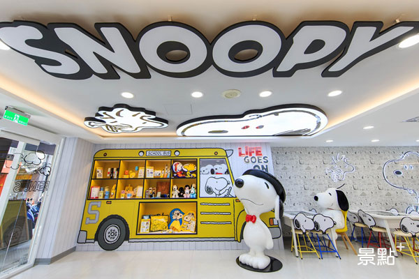 「SNOOPY史努比聯名店」店內有大型175公分迎賓公仔。(圖／7-ELEVEN，以下同)