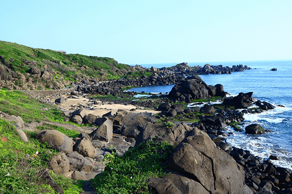 漫步在海濱步道好不悠哉。 (圖／北海岸及觀音山國家風景區)