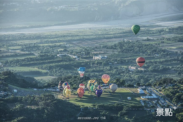 由上而下俯瞰鹿野高台的熱氣球起飛。 (圖／shy_team_photo)