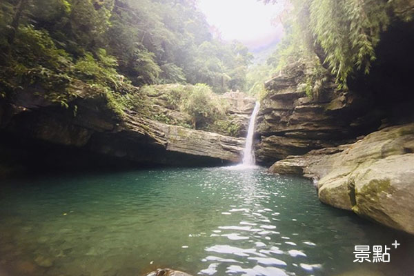 山谷秘境藏瀑布絕景！超夯深潭沁涼一夏