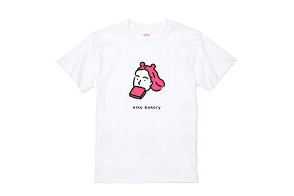 日香還推出了一項超可愛的週邊，niko t-shirt。（圖／niko bakery 日香高級吐司）