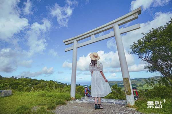 日式神社遺跡秘境！純白系鳥居美照拍爆