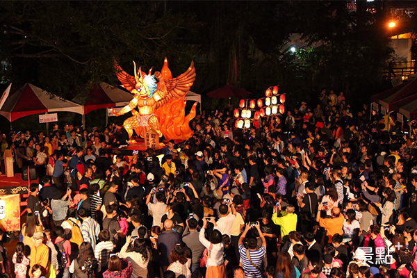 關子嶺夜祭巡行-大鵬金翅鳥。（圖／臺南市政府）