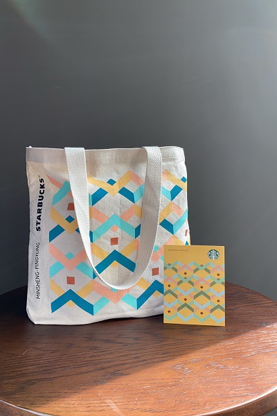 星巴克屏東民生門市推出專屬開發的滿額贈品-「提袋」與「明信片」