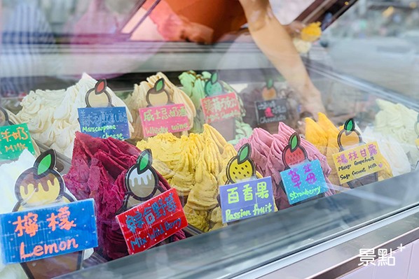 活動現場有各種美食，圖為手作冰淇淋。