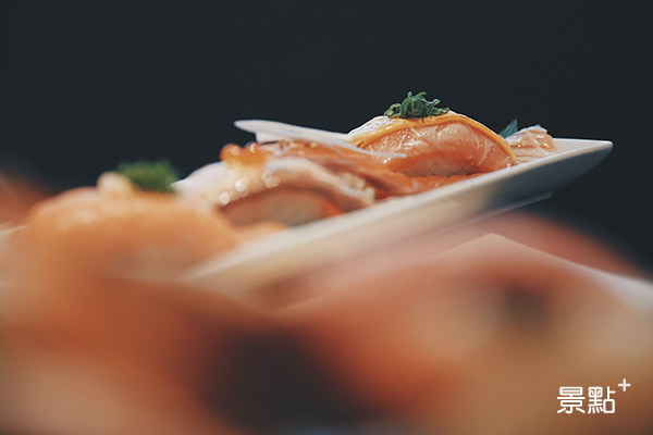鮭魚壽司拼盤。