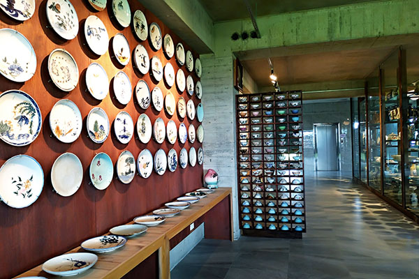 館內展示超過2萬件的碗盤相關展品。（圖／宜蘭縣政府)