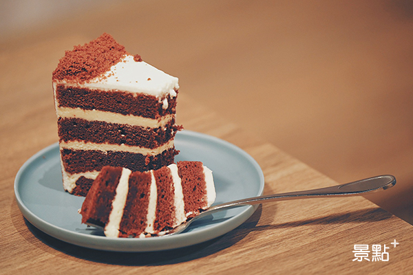 紅絲絨蛋糕。