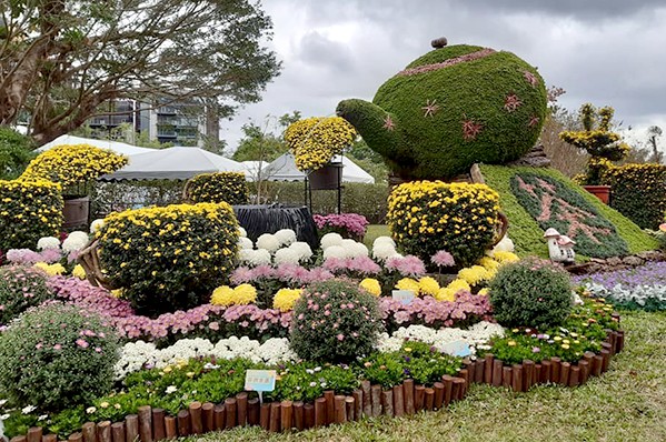 每年士林官邸菊展都有精彩的綠雕庭園造景。