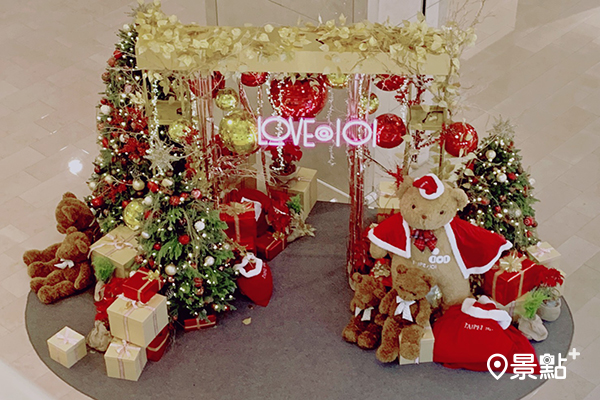 在台北101購物中心一樓也有漂亮的聖誕佈置 (圖／景點家張盈盈)