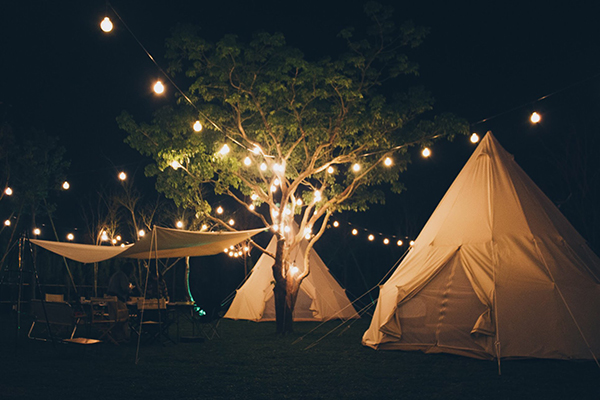 豪華的露營地讓遊客不需攜帶任何營具就能去