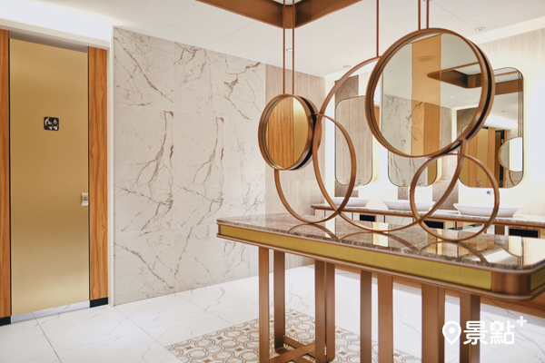 A2館主題洗手間搭配樓層精心設計不同風格