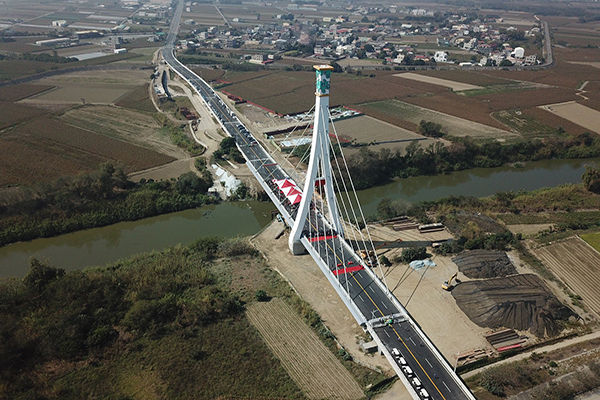 媲美舊金山金門大橋！嘉義蒜頭景觀大橋新景點