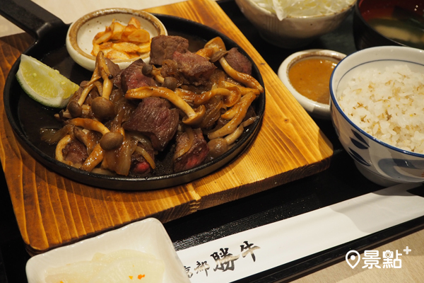 京都勝牛的角切牛排超下飯，是男子漢最愛的大餐。（圖／王座國際，以下同）