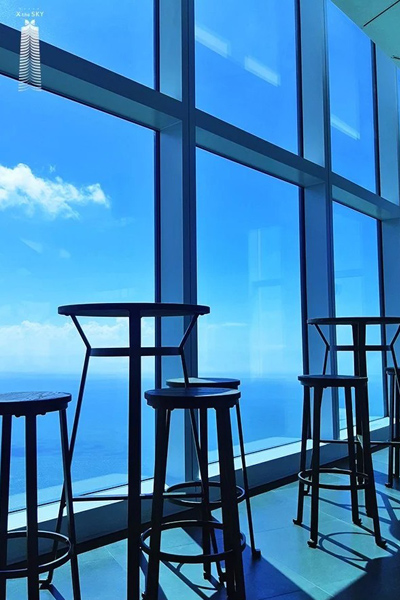 Busan X The Sky展望台位於98樓的咖啡座與絕美景致。(圖／Busan X The Sky展望台）