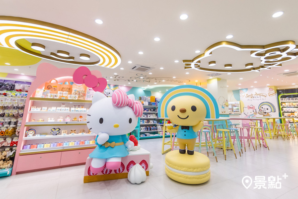 Hello Kitty與Open小將大型公仔迎接大家。（圖／7-ELEVEN，以下同）