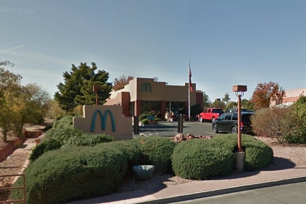 綠松色麥當勞1993年就開業了 (圖／Google Map)