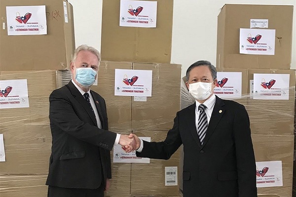 斯洛伐克將捐贈1萬劑COVID-19疫苗給台灣 (圖／駐斯洛伐克代表處)