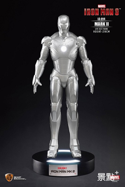 野獸國A9帥氣銀色鋼鐵人Mark 2等身雕像。