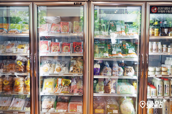 誠品生活時光內湖瑞光店超市空間提供選物式的生鮮蔬果。(圖／景點+ 張盈盈，以下同)