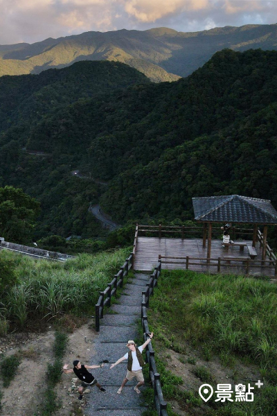 南山寺仙公廟停車場及開眼崙登山步道山頂都是觀賞雲海的最佳地點