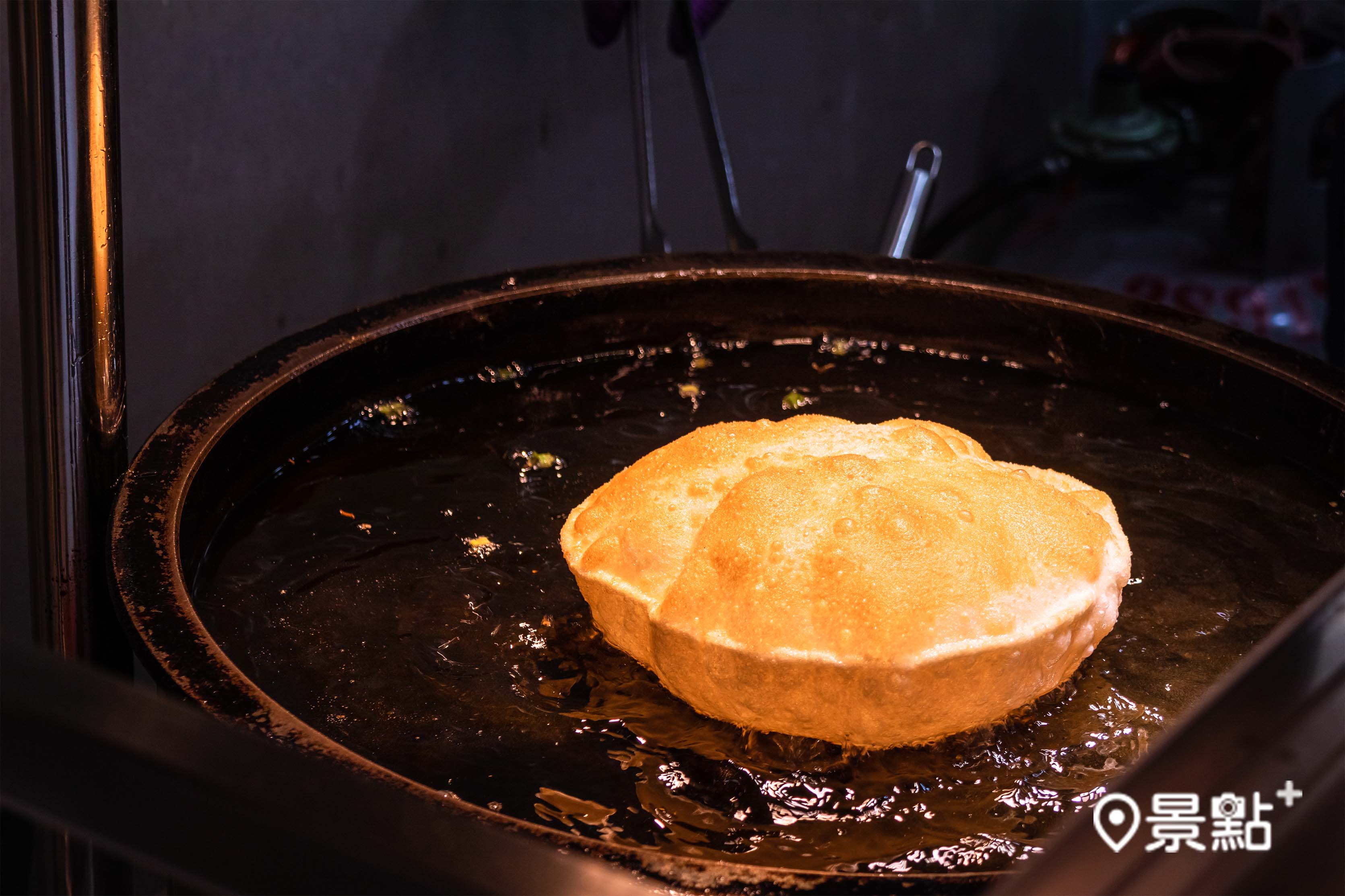 料理過程中，餅⽪會膨脹起來，像極了⼀顆氣球，超級可愛。