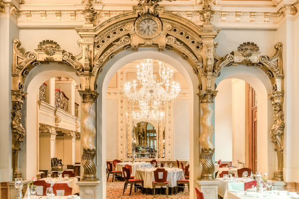 世界最美咖啡廳電影紅雀華麗場景重現！布達佩斯酒店開幕