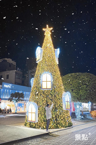 10公尺高的「聖誕窗屋」。(圖／qiuung)