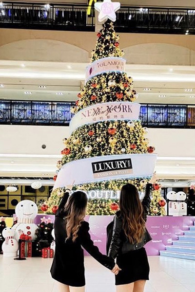 義大12米高聖誕樹。(圖／義大世界購物廣場)