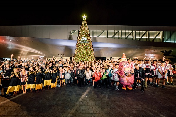 「聖誕YA武營」聖誕樹點燈儀式 (圖／衛武營國家藝術文化中心)