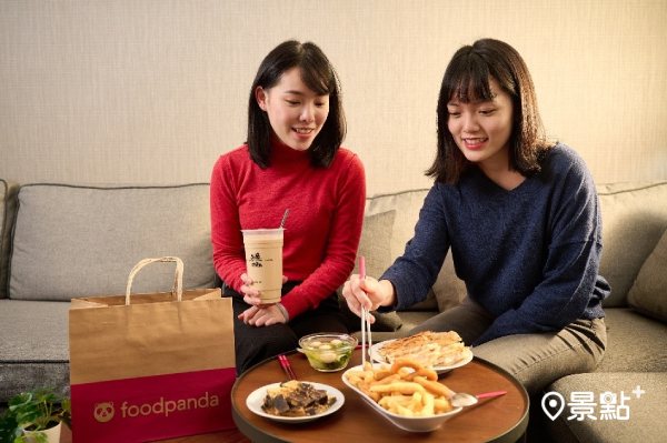foodpanda 匯集全台外送訂單數據，公佈2021年度外送美食排行前三名為奶茶、甜不辣、鍋貼。