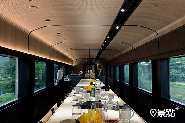 鳴日號推出「鳴⽇廚房 菁華饗宴」，在移動列車上享受五星美食。(圖／景點+張盈盈，以下同)